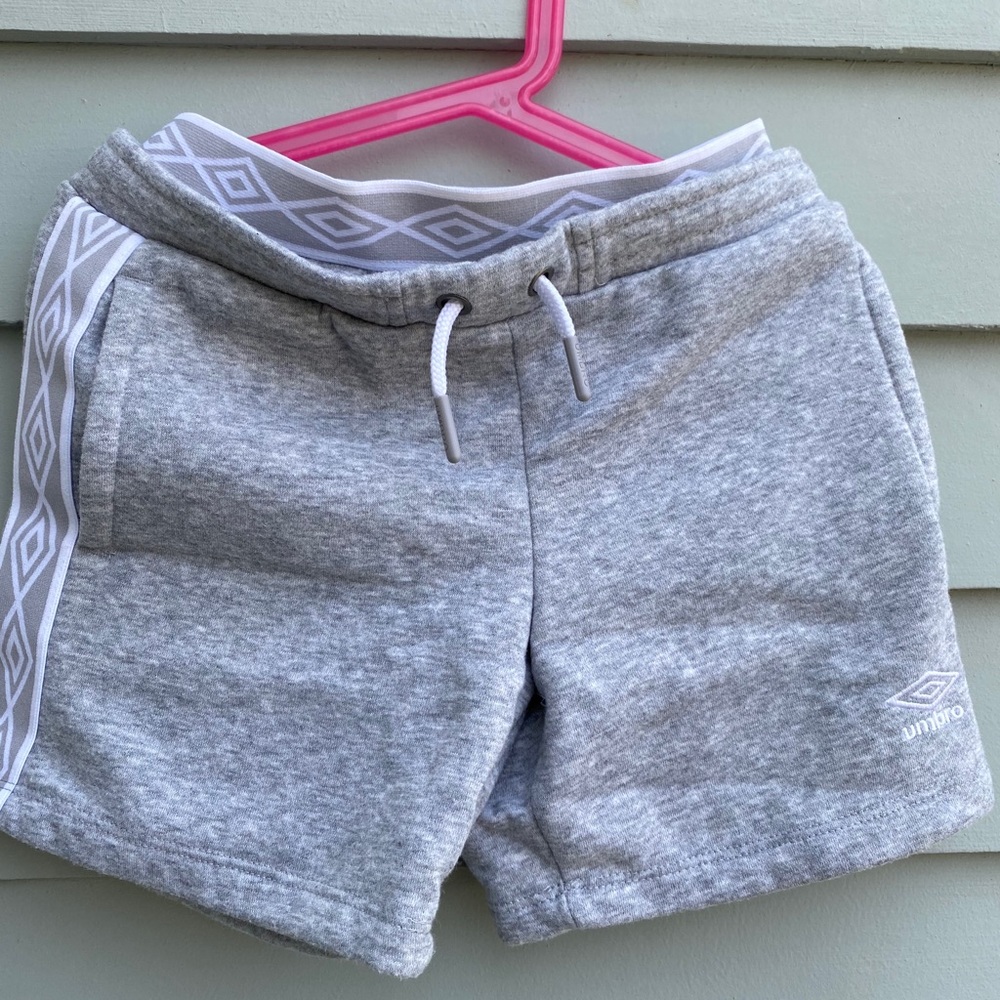 Umbro girls shorts elastic waist size 6-6x Small